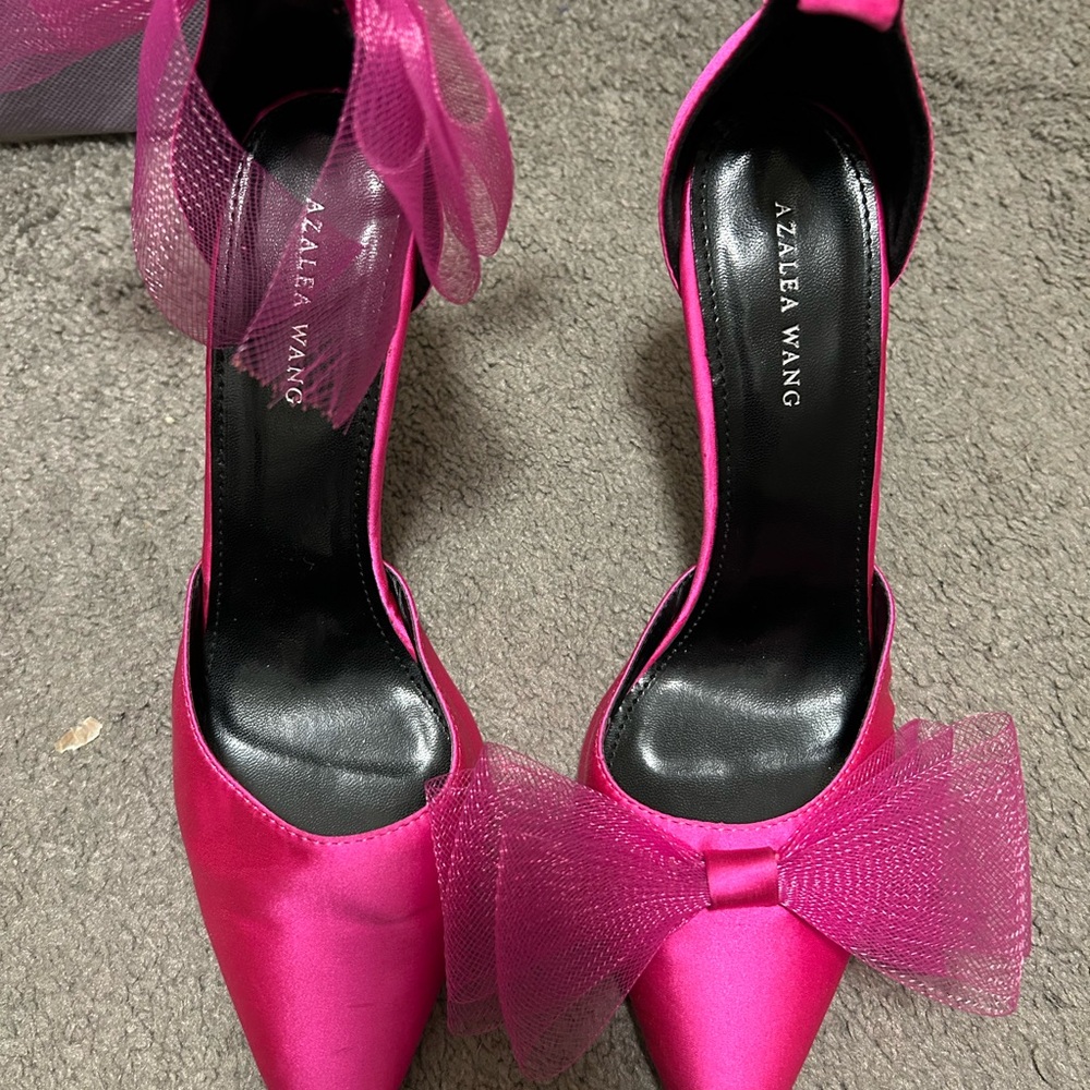 Azalea Wang Pink Bow Heels Size 6